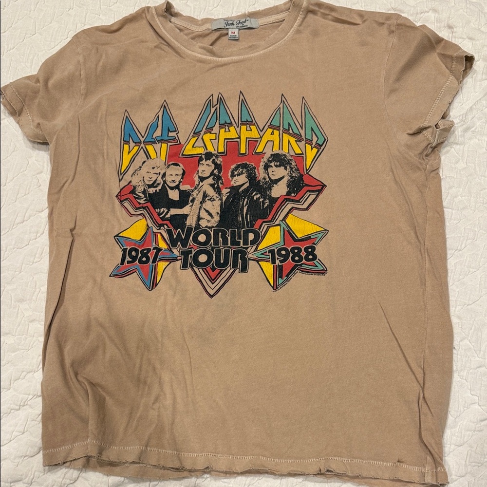 Junk Food Clothing Tan Def Leppard Tour Tee